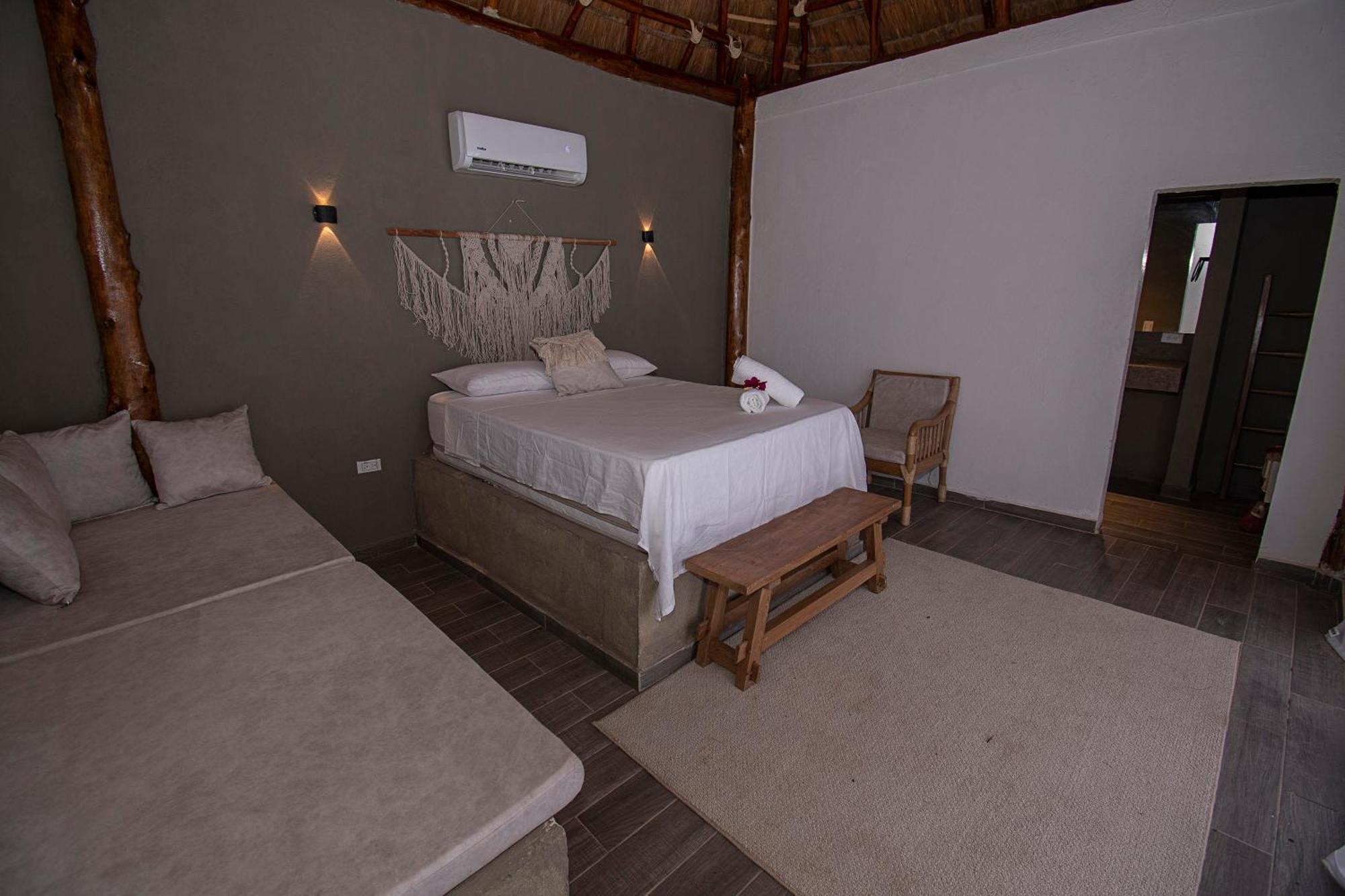 Amalife Beach Club & Hotel Тьерра-Бомба Экстерьер фото