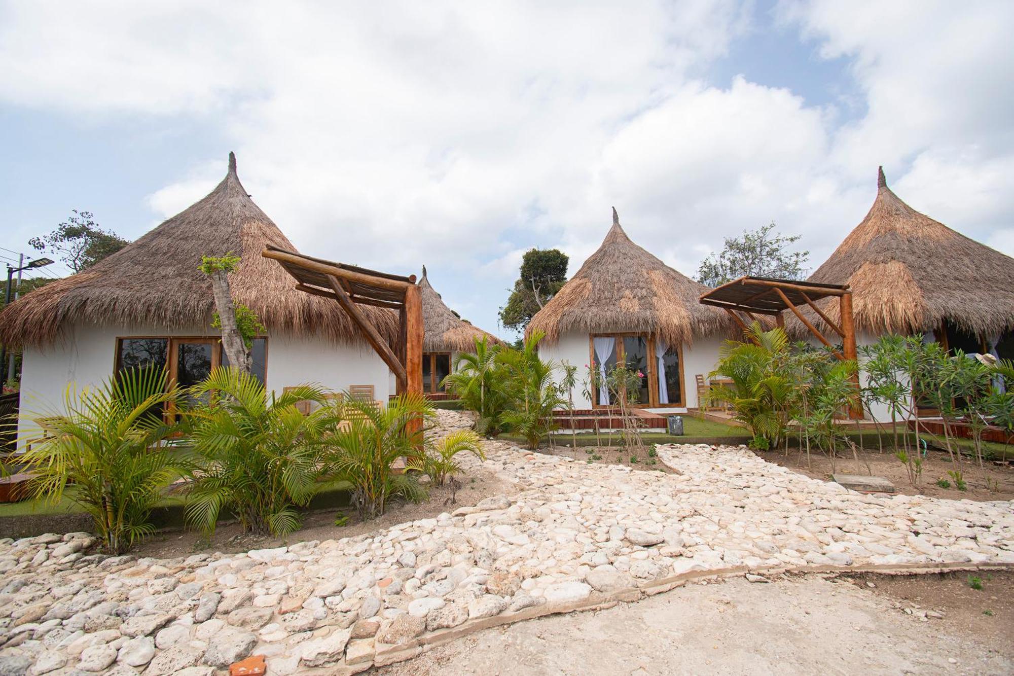 Amalife Beach Club & Hotel Тьерра-Бомба Экстерьер фото
