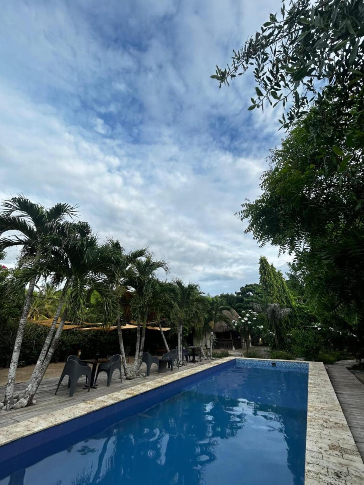 Amalife Beach Club & Hotel Тьерра-Бомба Экстерьер фото